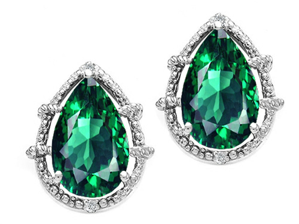 Tommaso Design™ Pear Shape 10x7mm Simulated Emerald Earrings