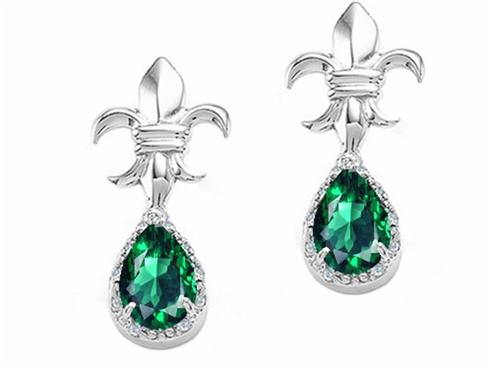 Tommaso Design™ Pear Shape 7x5mm Simulated Emerald Earrings