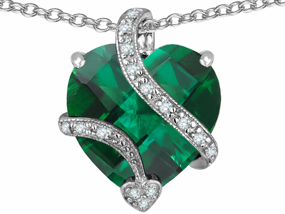 Star K™ Large 15mm Heart Shaped Simulated Emerald Pendant Necklace