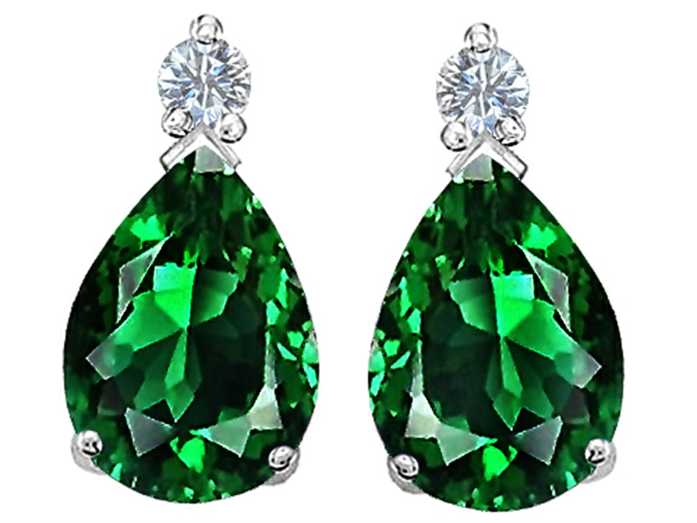 Star K™ Pear Shape 8x6 mm Simulated Emerald Earrings Studs