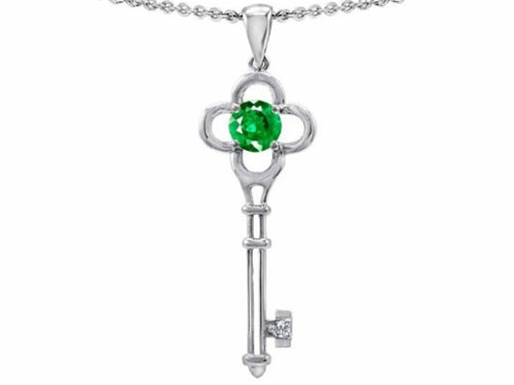Tommaso Design™ Key to my Heart Clover Pendant Necklace with Simulated Emerald