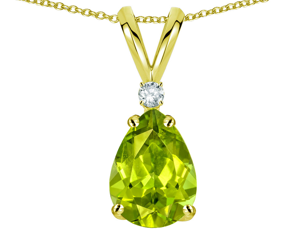 Star K™ Pear Shape 8x6 mm Genuine Peridot Rabbit Ear Pendant Necklace