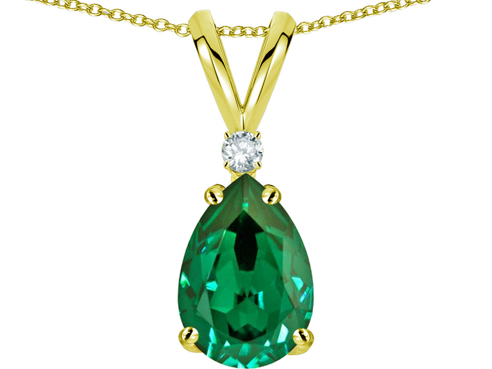 Star K™ Pear Shape 8x6 mm Simulated Emerald Rabbit Ear Pendant Necklace