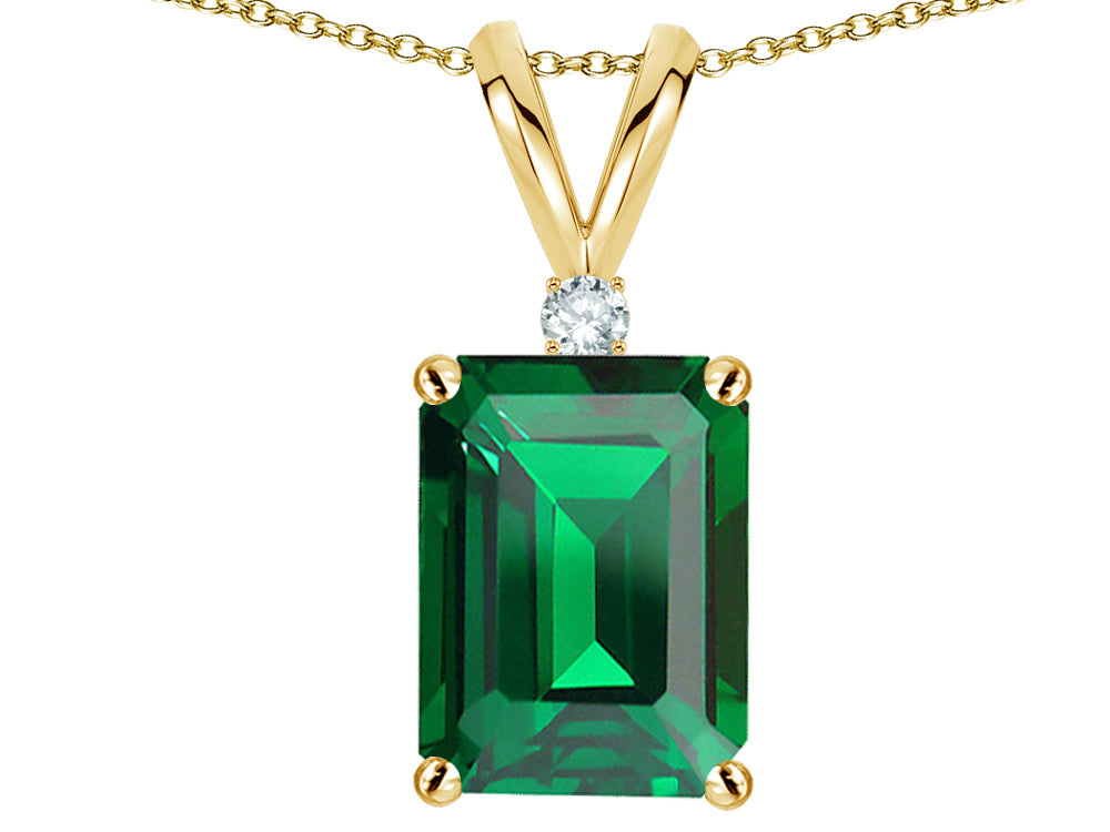 Star K  Classic Octagon Emerald Cut 8x6mm Simulated Emerald Pendant Necklace
