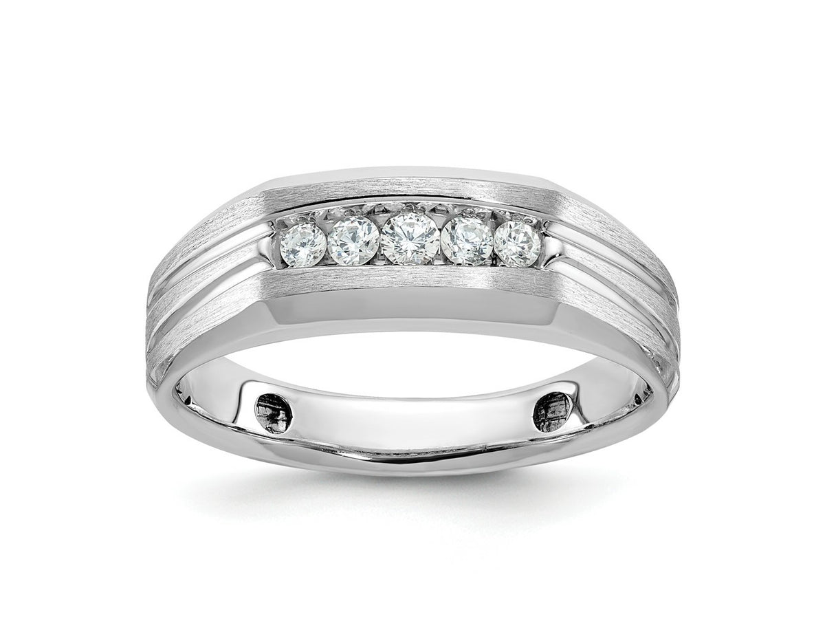 FJC Finejewelers 14 kt White Gold Men's Satin/Grooved 5-Stone Lab Grown Diamonds Ring 7 mm