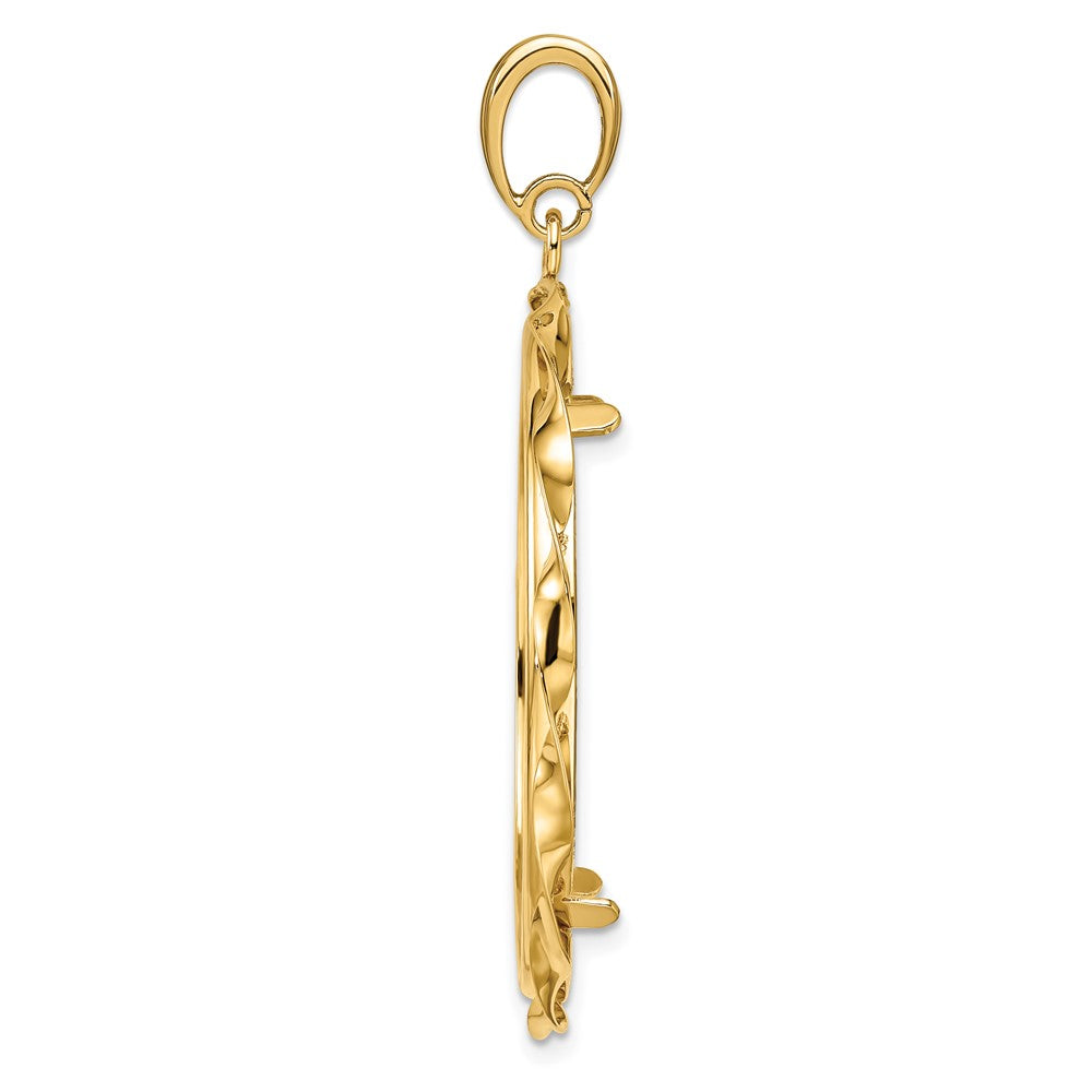 FJC Finejewelers 14 kt Yellow Gold Hand Twisted Ribbon 32.0mm Prong Coin Bezel Pendant