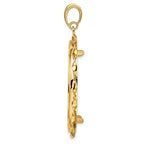 FJC Finejewelers 14 kt Yellow Gold Hand Twisted Ribbon 34.2mm Prong Coin Bezel Pendant