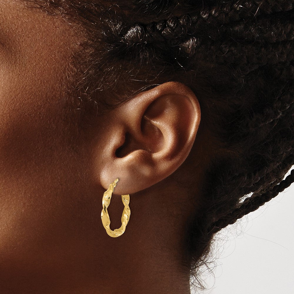 FJC Finejewelers 14 kt Yellow Gold Polished and Textured Twisted 3mm Hoop Earrings 22 mm