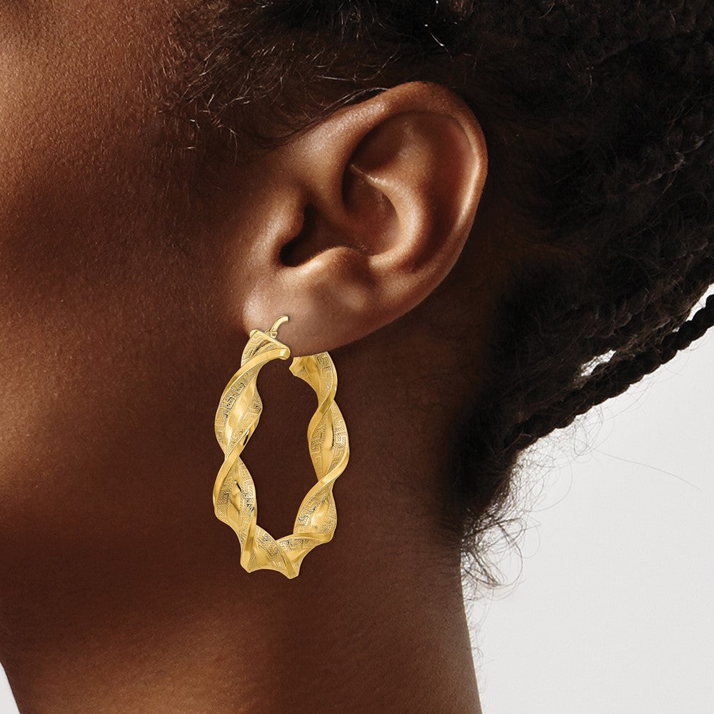 FJC Finejewelers 14 kt Yellow Gold Polished and Greek Satin Twisted Hoop Earrings 43 x 42 mm
