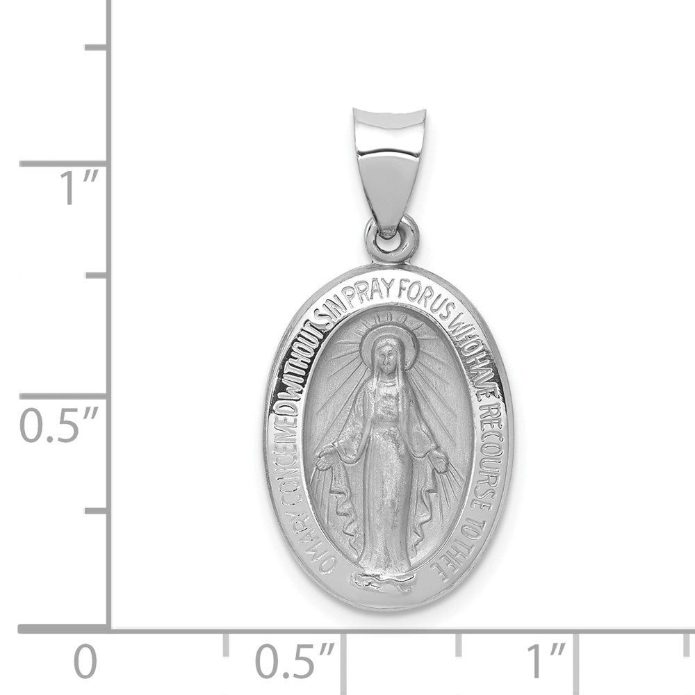 FJC Finejewelers 14 kt White Gold Polished Satin Miraculous Medal Hollow Charm 28 mm x 14 mm